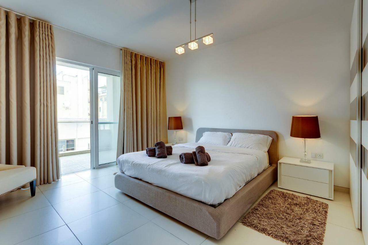 Contemporary, Luxury Apartment With Valletta And Harbour Views Sliema Exterior foto